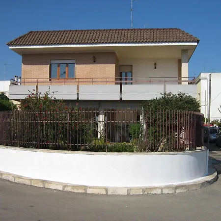 Casa Letizia Al Piano Terra Sannicola