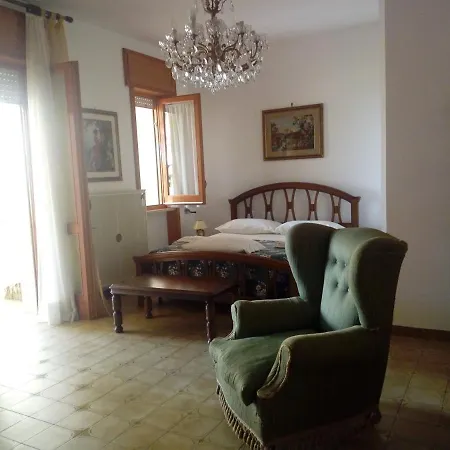 Casa Letizia Al Piano Terra Bed & Breakfast *