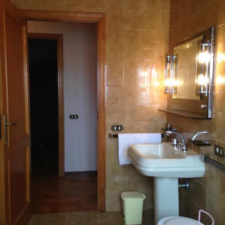 Bed & Breakfast Casa Letizia Al Piano Terra *